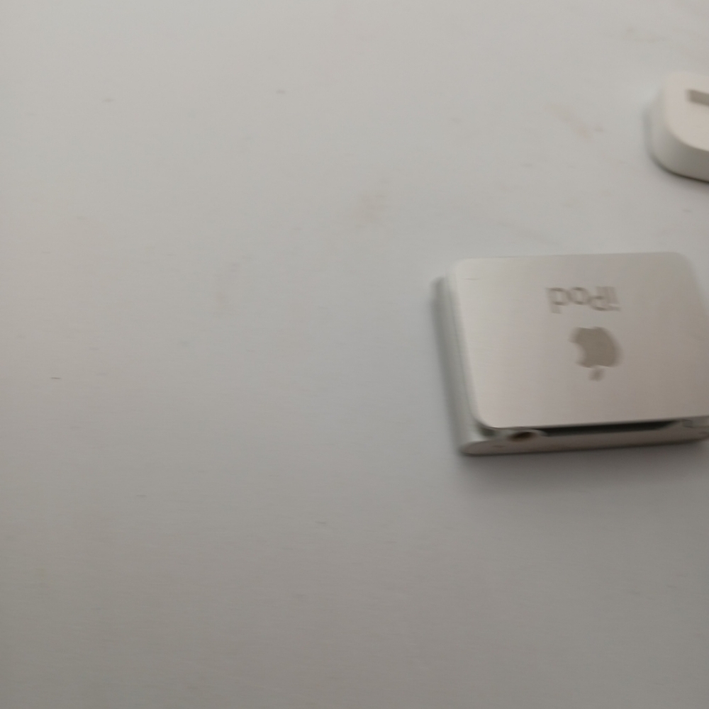 Apple iPod Shuffle 2nd Gen A1204 Silver / Gray -  MP3 Player Vintage  Untested - Picture 5 of 12